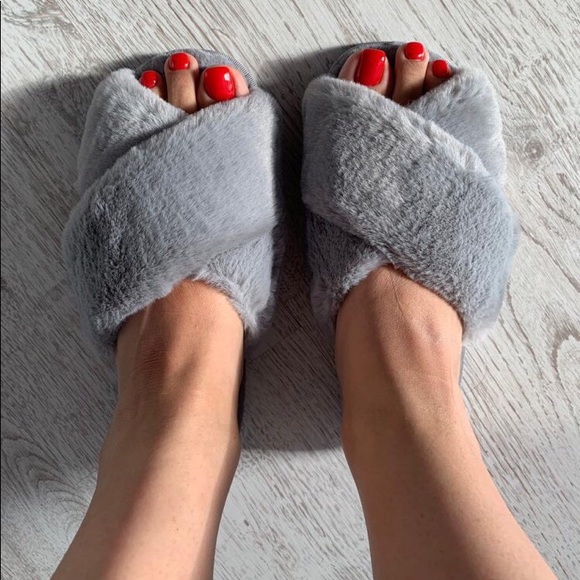 Shoes - Grey Crisscross Fluffy Faux Fur slipper